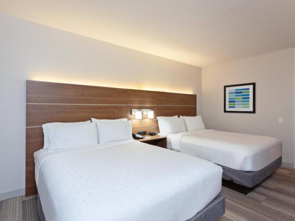 Holiday Inn Express Los Angeles LAX Airport, an IHG Hotel : photo 4 de la chambre chambre exécutive avec 2 lits doubles