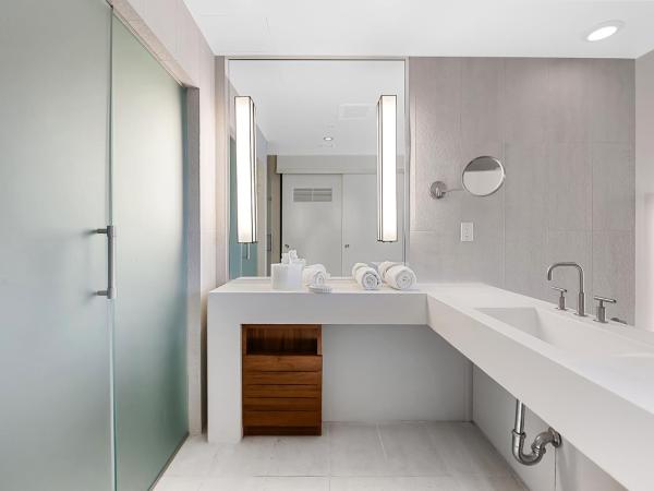 The W Beachfront Condo Retreat : photo 1 de la chambre appartement 2 chambres