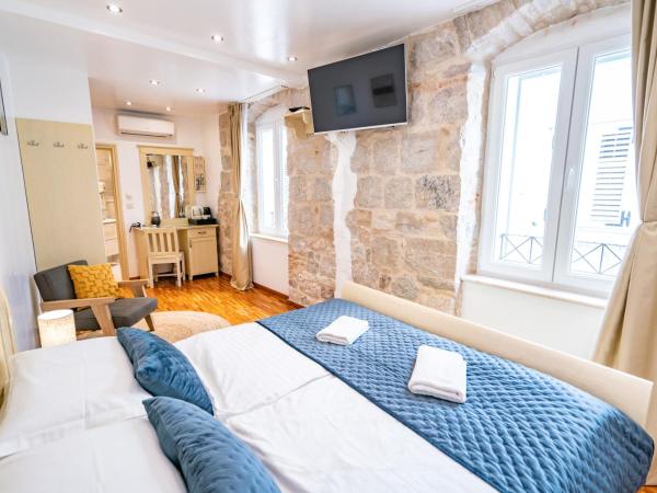 Luxury Rooms Lucija and Luka : photo 9 de la chambre chambre double de luxe - narodni trg 10