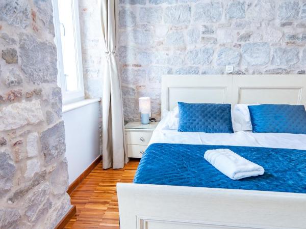 Luxury Rooms Lucija and Luka : photo 10 de la chambre chambre double ou lits jumeaux de luxe - vue sur vieille ville - narodni trg 10