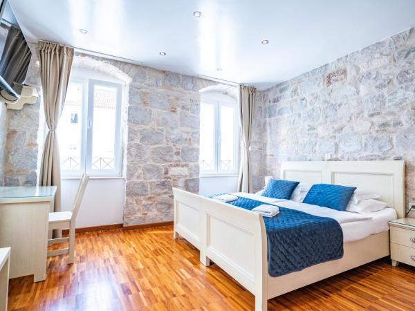 Luxury Rooms Lucija and Luka : photo 3 de la chambre chambre double ou lits jumeaux de luxe - vue sur vieille ville - narodni trg 10