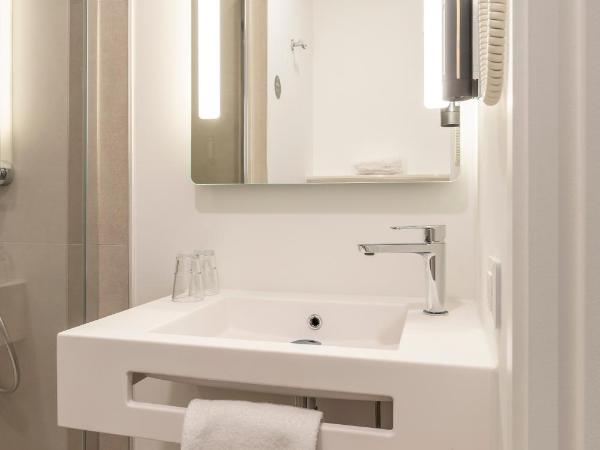 B&B HOTEL Namur : photo 6 de la chambre chambre lits jumeaux