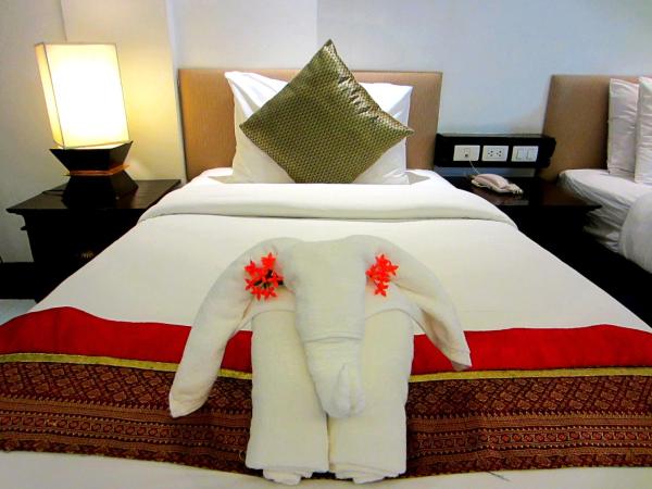 Yantarasri Resort : photo 4 de la chambre chambre lits jumeaux exécutive côté piscine 