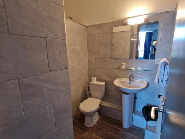 Hôtel du Nord : photo 3 de la chambre chambre triple classique