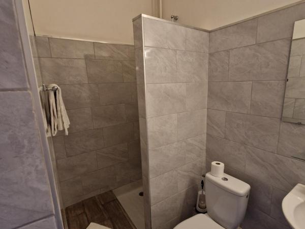 Hôtel du Nord : photo 4 de la chambre chambre triple classique