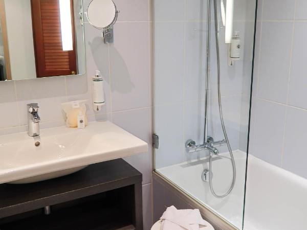 Princess Et Richmond : photo 3 de la chambre chambre double ou lits jumeaux avec balcon - vue latérale sur mer