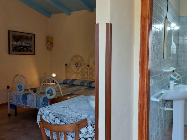 Agriturismo Agrisole : photo 3 de la chambre chambre double - vue sur jardin