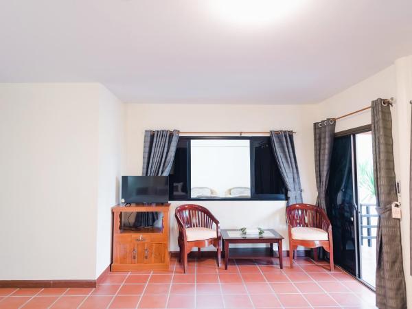 Siray Green Resort : photo 3 de la chambre chambre triple avec balcon