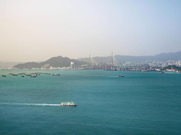 Courtyard by Marriott Hong Kong : photo 3 de la chambre chambre lit king-size deluxe - vue sur port