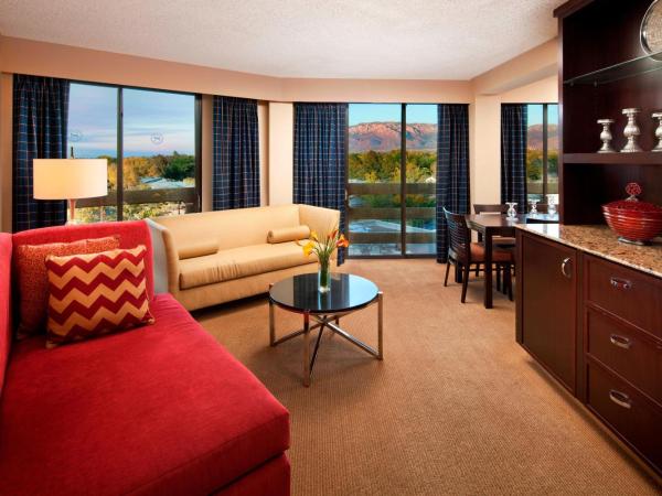 Sheraton Albuquerque Uptown by Marriott : photo 3 de la chambre club level, 1 bedroom executive suite, 1 king or 2 queen
