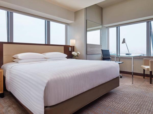 Courtyard by Marriott Hong Kong : photo 2 de la chambre chambre lit king-size deluxe - vue sur port