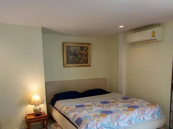 Tientong Guesthouse : photo 2 de la chambre chambre lit king-size deluxe avec balcon