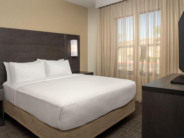 Residence Inn by Marriott Phoenix Airport : photo 3 de la chambre suite 1 chambre lit queen-size
