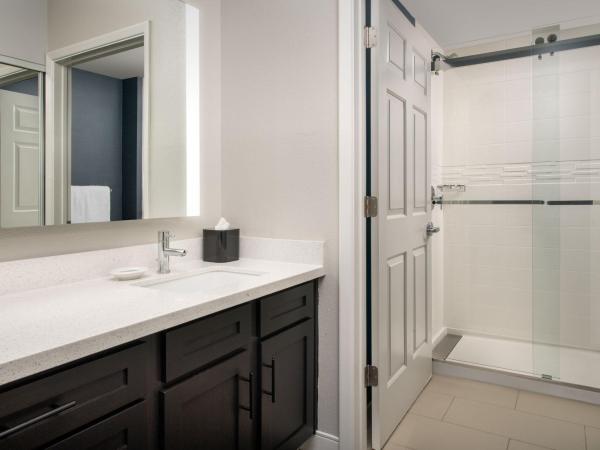 Residence Inn by Marriott Phoenix Airport : photo 7 de la chambre  studio lit king-size avec canapé-lit