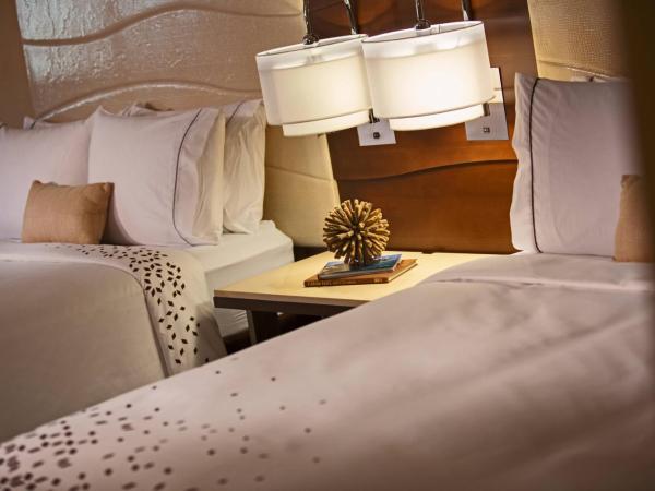 Renaissance Orlando at SeaWorld® : photo 1 de la chambre chambre 2 lits queen-size avec balcon
