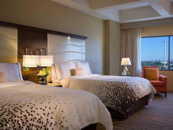 Renaissance Orlando at SeaWorld® : photo 1 de la chambre chambre avec 2 lits queen-size - vue sur piscine