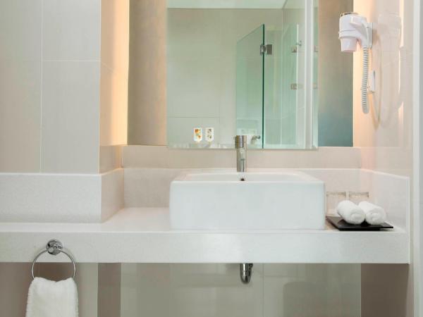 Fairfield by Marriott Surabaya : photo 4 de la chambre chambre lit king-size deluxe