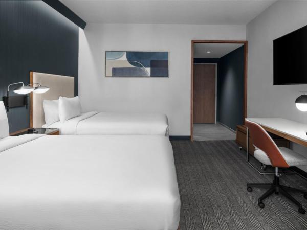 Courtyard by Marriott Calgary Downtown : photo 1 de la chambre chambre avec 2 grands lits queen-size