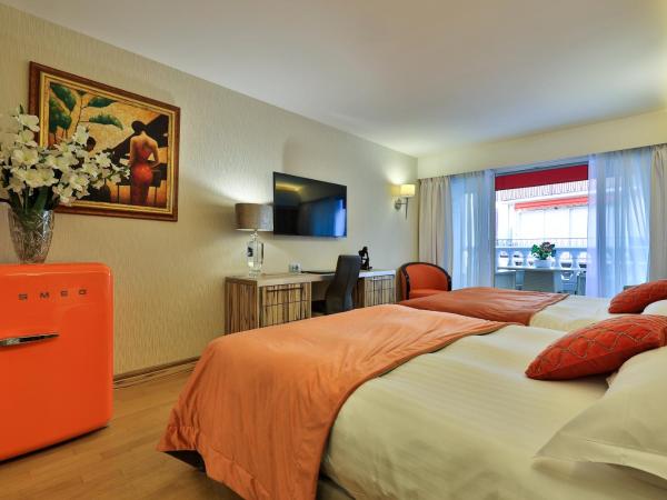 Hotel Le Fouquet's : photo 5 de la chambre chambre quadruple avec terrasse 