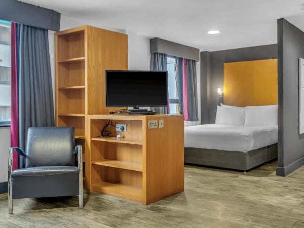 Roomzzz Leeds City West : photo 3 de la chambre chambre double supérieure