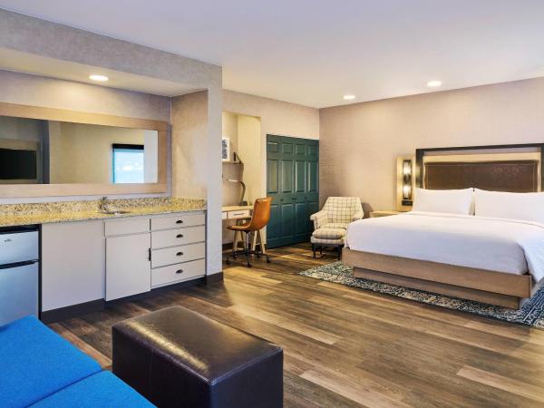 Four Points Marriott Salt Lake City Airport : photo 9 de la chambre suite junior lit king-size avec canapé-lit