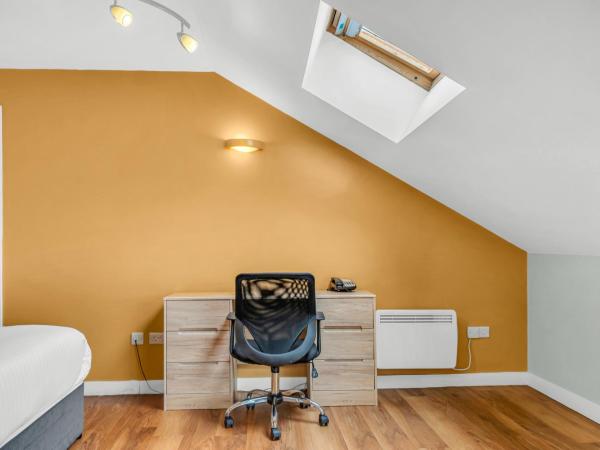 Roomzzz Leeds Headingley : photo 2 de la chambre studio