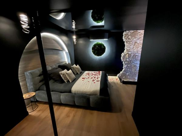 OMIRA - Nuits d'exception & Spa : photo 2 de la chambre suite avec jacuzzi