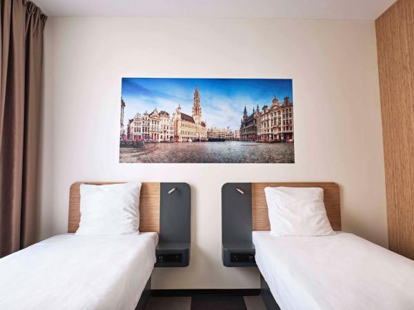 easyHotel Brussels City Centre : photo 3 de la chambre chambre lits jumeaux