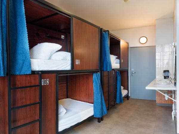 Hostel Lyon Centre HI : photo 1 de la chambre lit dans dortoir pour femmes de 6 lits