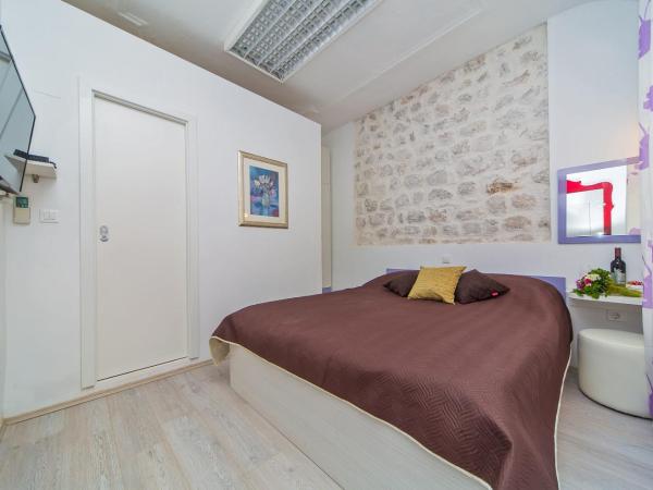 Apartments & Rooms Orlando : photo 1 de la chambre chambre double - annexe