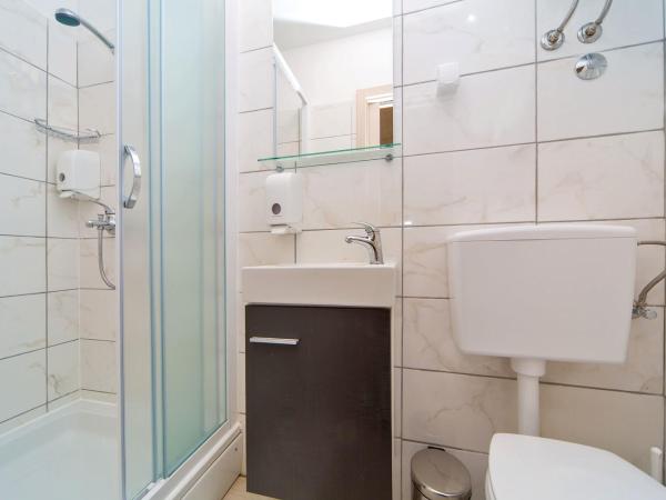 Apartments & Rooms Orlando : photo 6 de la chambre chambre double ou lits jumeaux - annexe