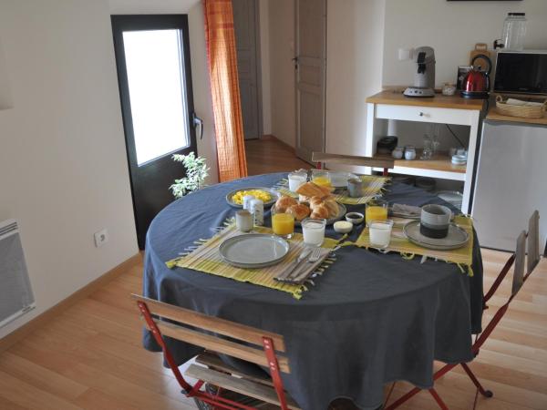 La Ferme de Vrilly : photo 2 de la chambre chambre double deluxe (2 adultes + 1 enfant)