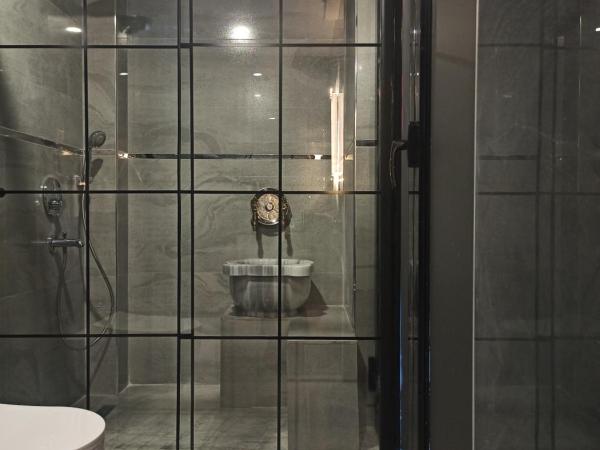 Hotel Kurucesme Business : photo 6 de la chambre chambre double deluxe avec baignoire