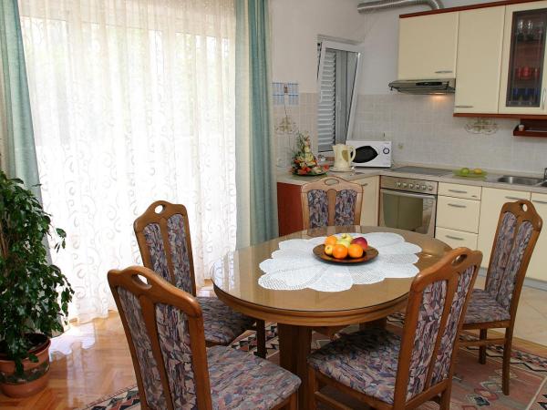 Apartments Belas : photo 2 de la chambre appartement 2 chambres avec terrasse - vue sur montagnes