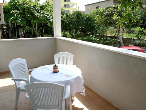 Apartments Belas : photo 5 de la chambre appartement 2 chambres avec terrasse - vue sur montagnes