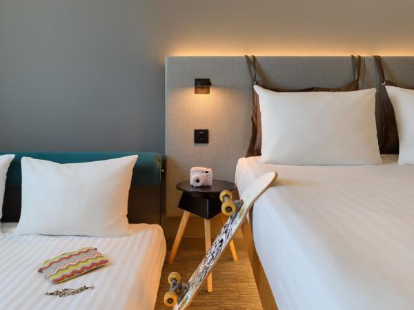 Moxy Lisbon City : photo 3 de la chambre chambre familiale moxyfiée