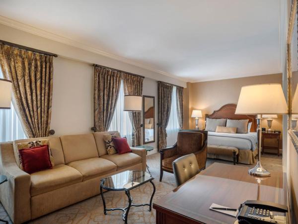 Omni Royal Orleans Hotel : photo 2 de la chambre suite lit king-size avec jacuzzi