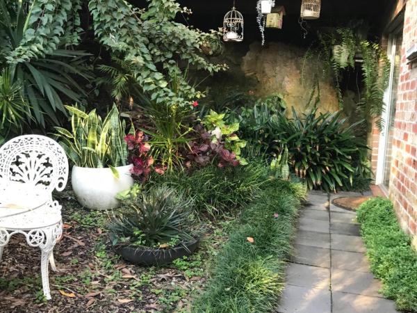 Linley House : photo 6 de la chambre chambre lit king-size ou lits jumeaux avec salle de bains privative - vue sur jardin