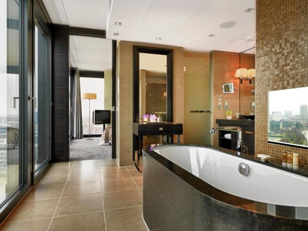 Hyatt Regency Dusseldorf : photo 2 de la chambre suite lit king-size