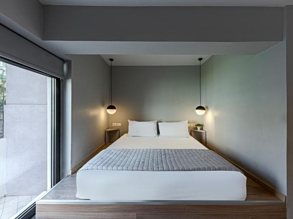 BED in Athens : photo 4 de la chambre loft