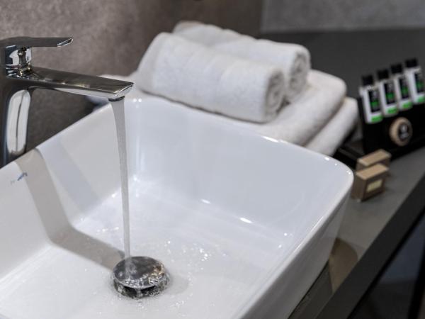 BED in Athens : photo 10 de la chambre chambre double avec balcon