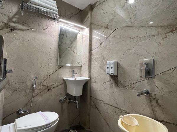 Hotel Moti Palace : photo 7 de la chambre grande chambre double ou lits jumeaux