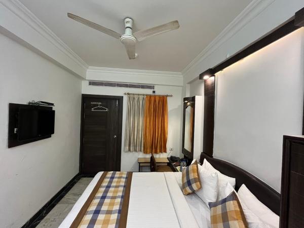 Hotel Moti Palace : photo 3 de la chambre chambre double deluxe