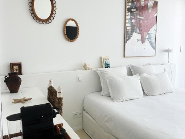 Hotel La Potiniere : photo 1 de la chambre chambre double deluxe - vue sur mer