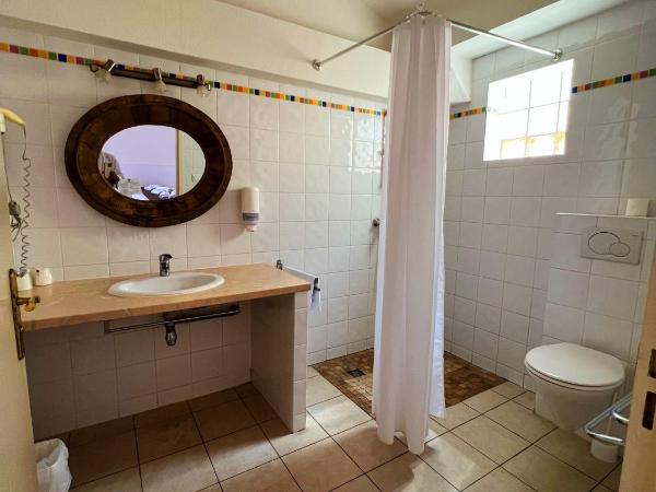 Hotel La Potiniere : photo 3 de la chambre chambre classique - rez-de-chaussée - 3 personnes