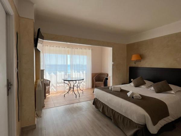 Hotel La Potiniere : photo 2 de la chambre chambre supérieure - vue sur mer