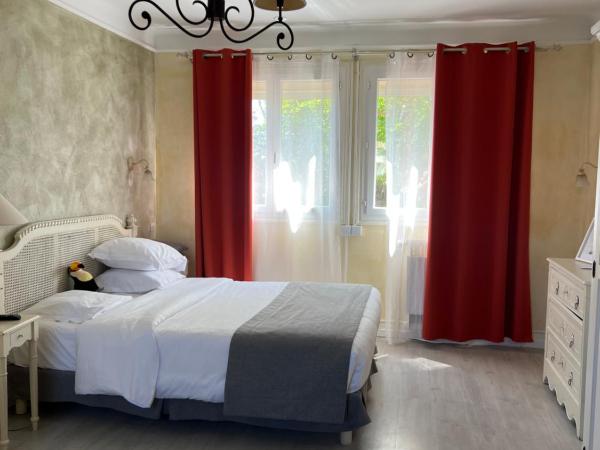 Hotel La Potiniere : photo 1 de la chambre hébergement familial - hippodrome