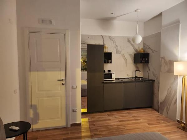 B&B Mini Hotel Incity-close train station and port- : photo 10 de la chambre studio avec balcon