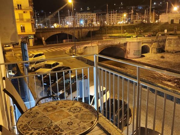 B&B Mini Hotel Incity-close train station and port- : photo 6 de la chambre studio avec balcon