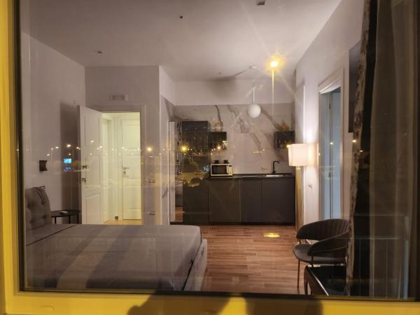 B&B Mini Hotel Incity-close train station and port- : photo 5 de la chambre studio avec balcon